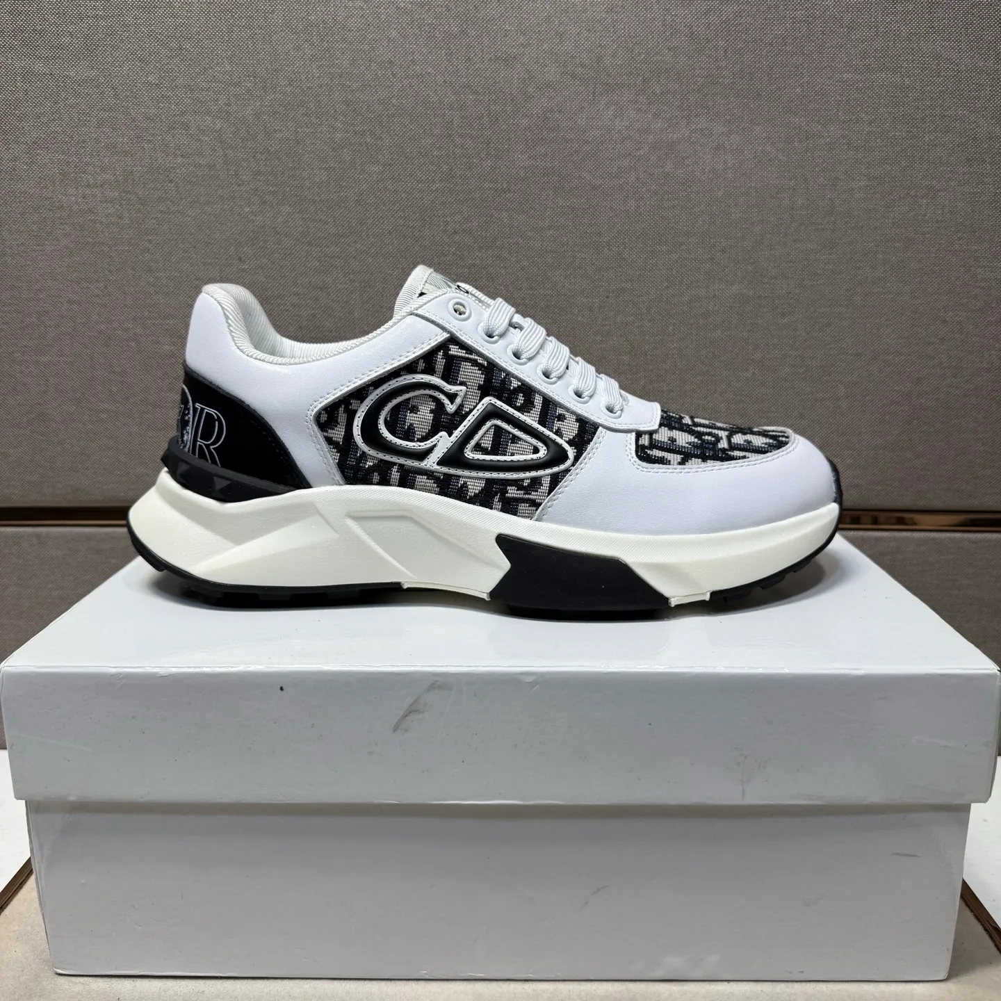 ⬛️Men's shoes💰p442 [Dior~] Men's casual shoes 2025z cabinet sales simultaneously 🔶Size: 38-44#️⃣ 🔷2 colors🔜The upper is made of multi-material splicing➕Mesh lining, comfortable and breathable, sole: original comfortable and wear-resistant outsole, ⚠️real thing📱photographed🎬real thing is better📢📢📢